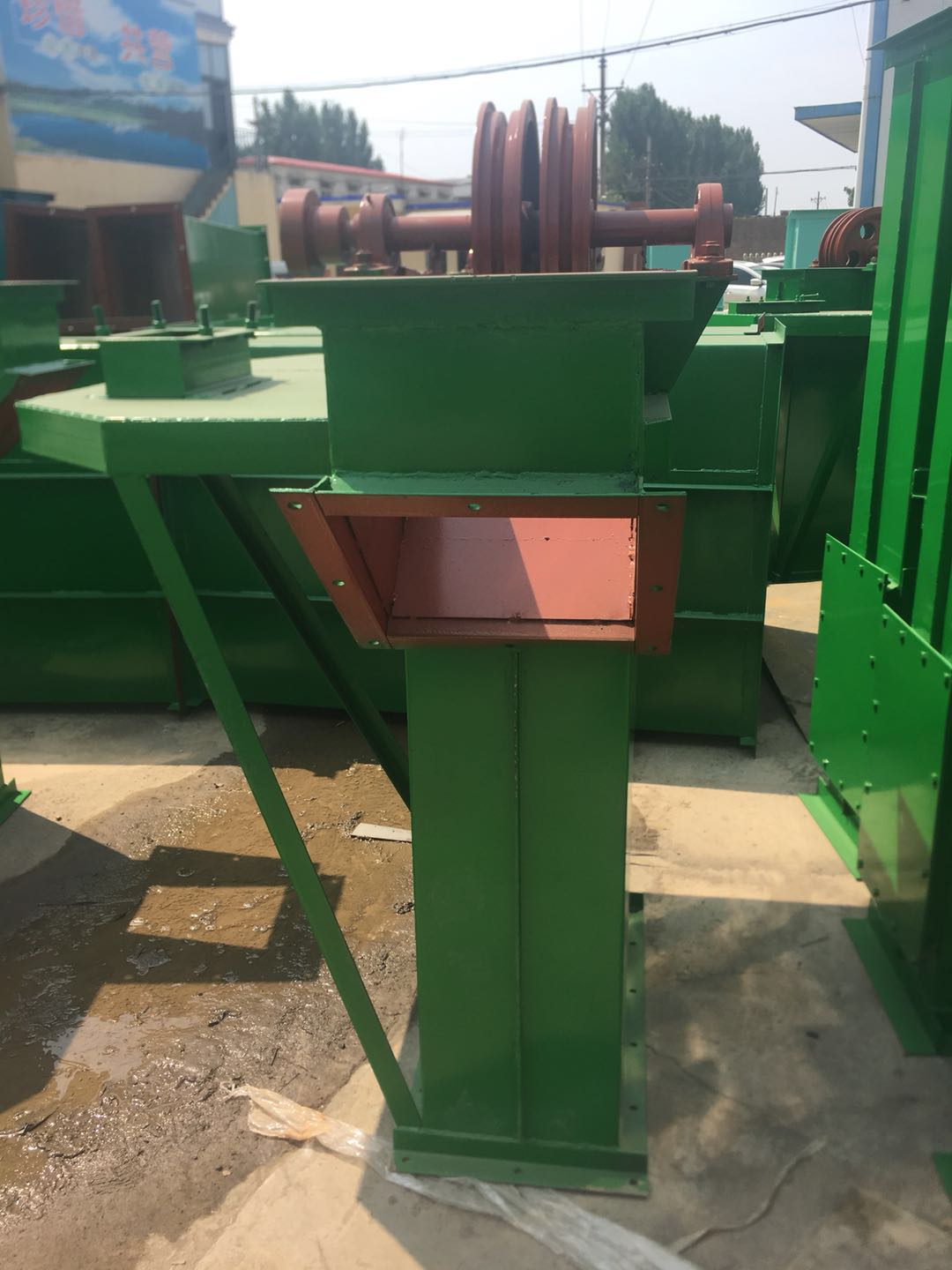 斗式提升機現場圖 斗式提升機現場圖