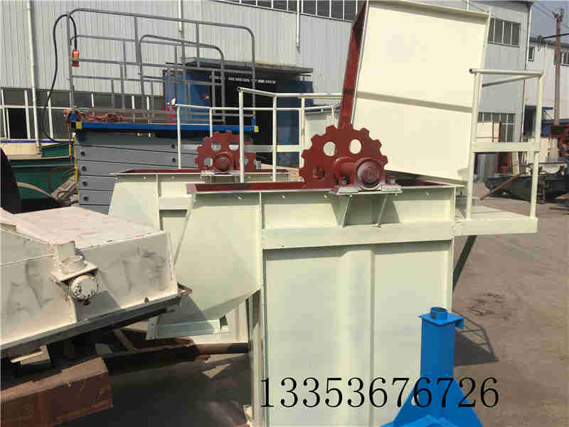 板鏈斗式提升機2臺 板鏈斗式提升機2臺