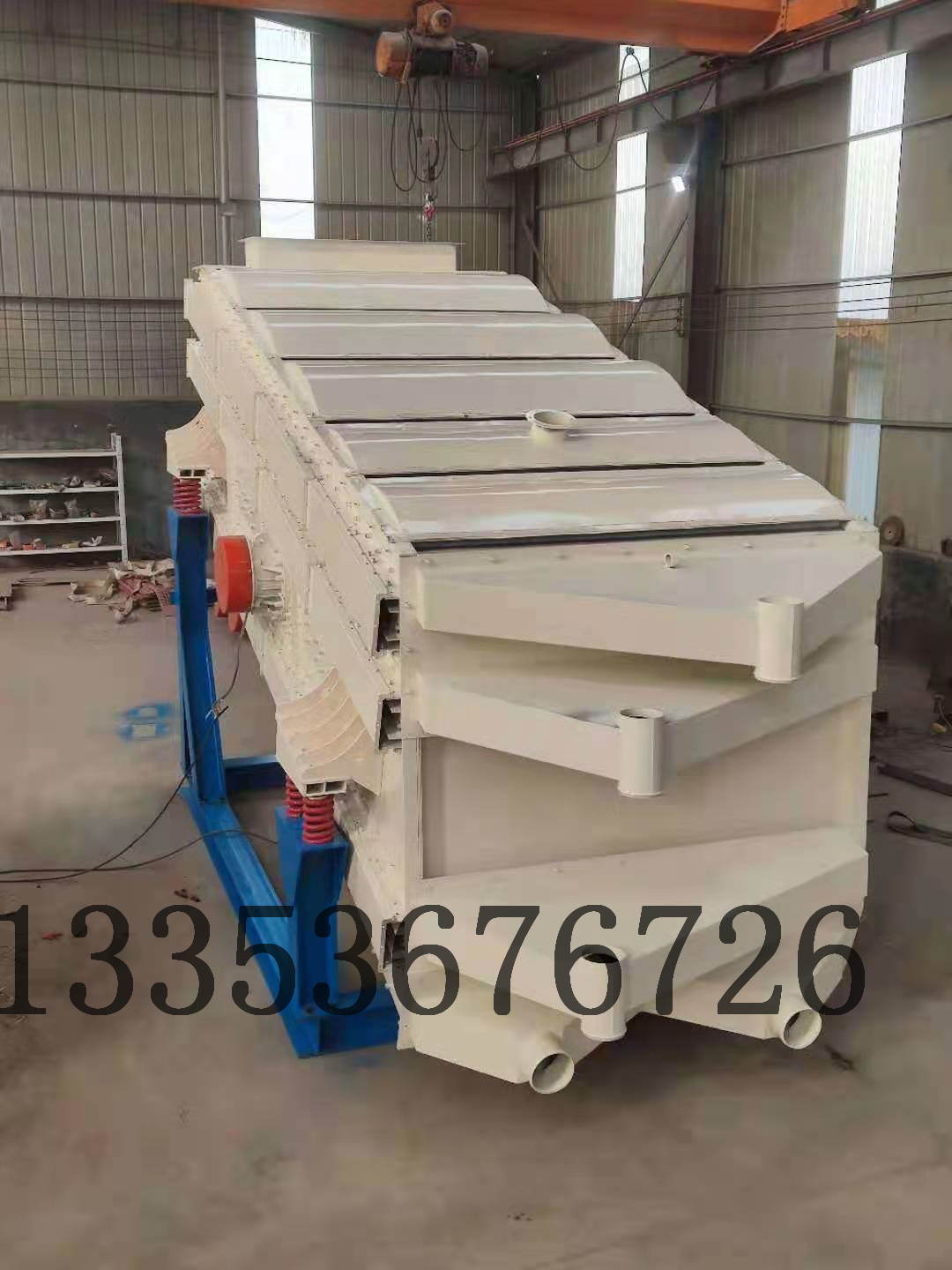  對細、粘、濕等難篩分物料有效篩分，解決了普通篩在細粒篩分過程中遇到的問題，而且能夠以相對較小的篩網面積達到非常高的篩分效率